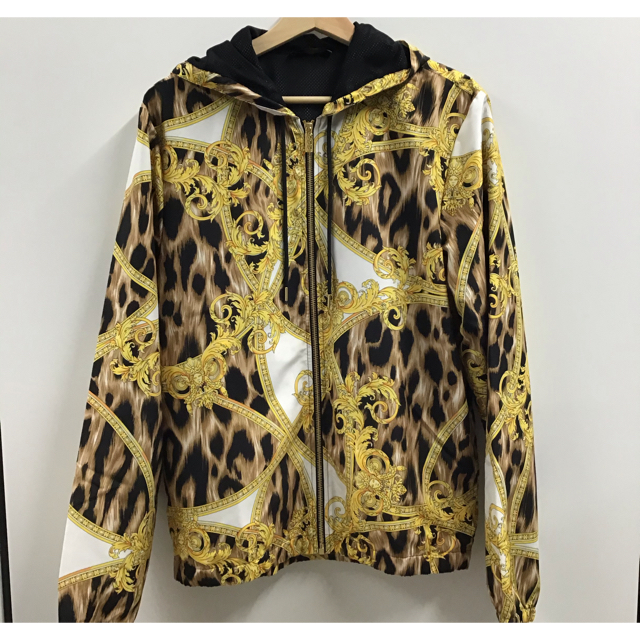 VERSACE(ヴェルサーチ)のヴェルサーチ　Versace メンズのジャケット/アウター(ナイロンジャケット)の商品写真