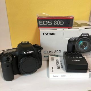 キヤノン(Canon)のEOS80D ボディ　美品(デジタル一眼)