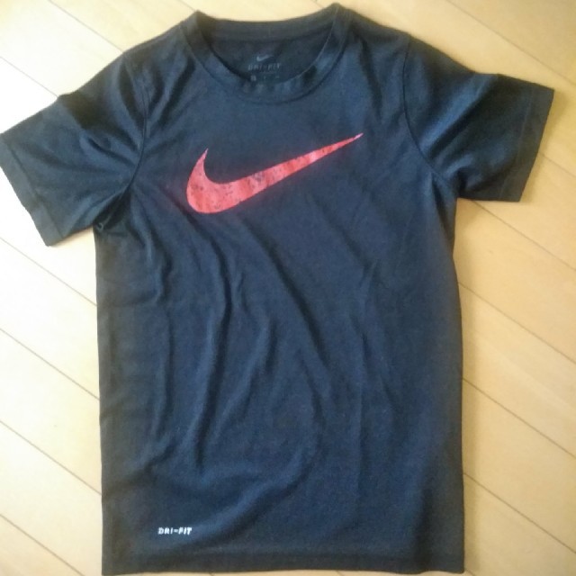 NIKE(ナイキ)のNIKE半袖Tシャツ　男児 キッズ/ベビー/マタニティのキッズ服男の子用(90cm~)(Tシャツ/カットソー)の商品写真