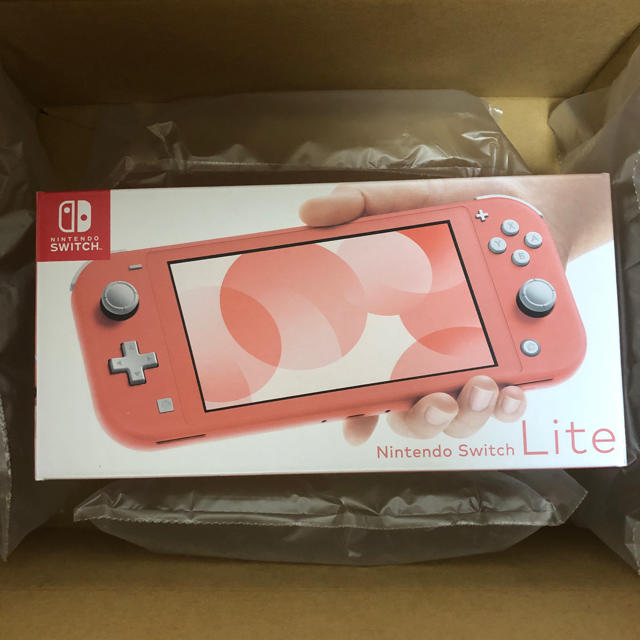 Nintendo Switch Lite コーラル