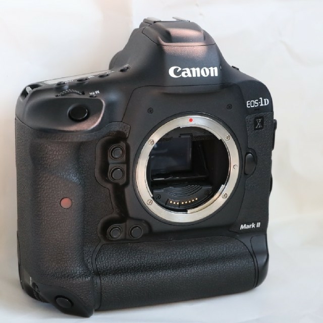 Canon(キヤノン)のCanon EOS 1DX Mark ii メモリーカード付き スマホ/家電/カメラのカメラ(デジタル一眼)の商品写真