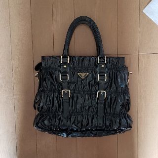 プラダ(PRADA)の【お値下げ⭐】プラダ PRADA⭐黒エナメル　ハンドバッグ ノベルティ(ハンドバッグ)