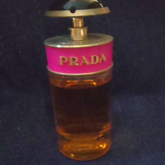 PRADA(プラダ)のPRADA☆香水☆CANDY コスメ/美容の香水(香水(女性用))の商品写真