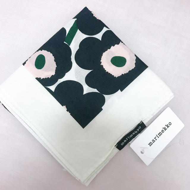 marimekko(マリメッコ)のmarimekko Unikko スカーフ　新品タグ付🏷 レディースのファッション小物(バンダナ/スカーフ)の商品写真