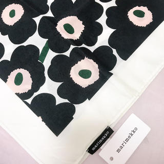マリメッコ(marimekko)のmarimekko Unikko スカーフ　新品タグ付🏷(バンダナ/スカーフ)