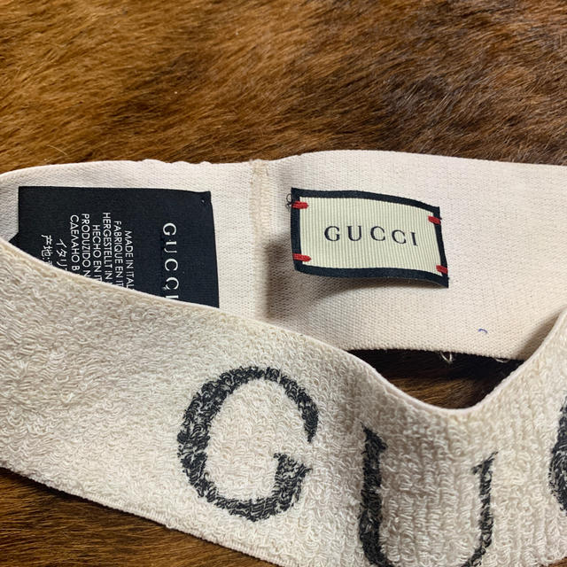 Gucci(グッチ)のGUCCI ヘアバンド　ユニセックス　正規品 レディースのヘアアクセサリー(ヘアバンド)の商品写真