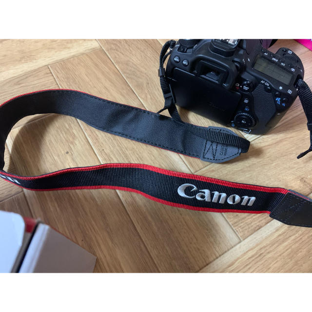 Canon(キヤノン)のtaka6様専用★Canon EOS 80D EF-S18-135 IS USM スマホ/家電/カメラのカメラ(デジタル一眼)の商品写真