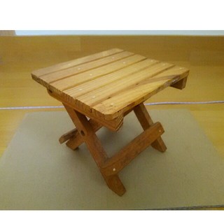 木製の折り畳み椅子(折り畳みイス)
