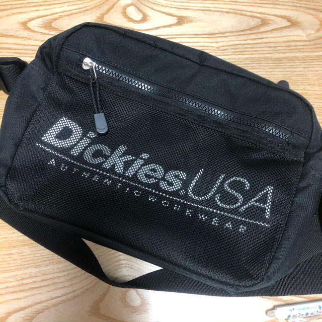 Dickies(ディッキーズ)のメッシュショルダーバッグ ブラック メンズのバッグ(ショルダーバッグ)の商品写真