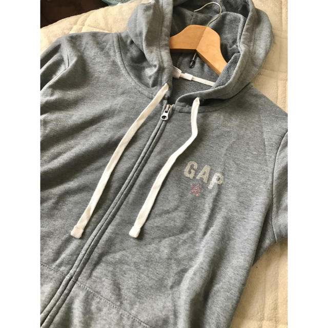 GAP(ギャップ)のGAP＊パーカースウェット上下セット＊グレー レディースのルームウェア/パジャマ(ルームウェア)の商品写真