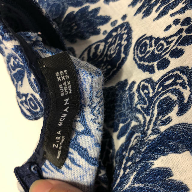 ZARA(ザラ)のzara ノースリーブ　ペプラム　 レディースのトップス(カットソー(半袖/袖なし))の商品写真