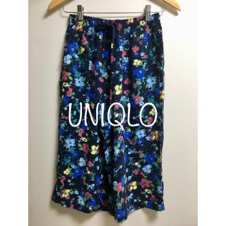 ユニクロ(UNIQLO)の美品 ユニクロ リラコ（フラワー） Sサイズ ネイビー 花柄(ルームウェア)