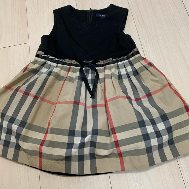 BURBERRY(バーバリー)の【美品】バーバリー  フォーマルワンピース　チェック　ブラック キッズ/ベビー/マタニティのベビー服(~85cm)(ワンピース)の商品写真