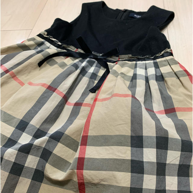 BURBERRY(バーバリー)の【美品】バーバリー  フォーマルワンピース　チェック　ブラック キッズ/ベビー/マタニティのベビー服(~85cm)(ワンピース)の商品写真