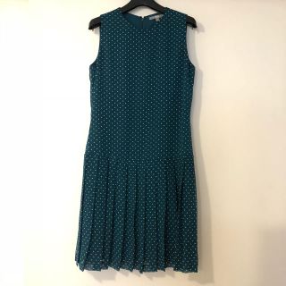 ユニクロ(UNIQLO)のユニクロ ノースリーブ ワンピース (ひざ丈ワンピース)