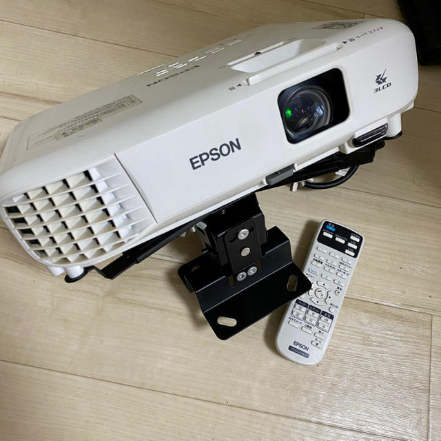 極美品】 【品】EPSON プロジェクターEB-W05 吊り下げ器具付き | www