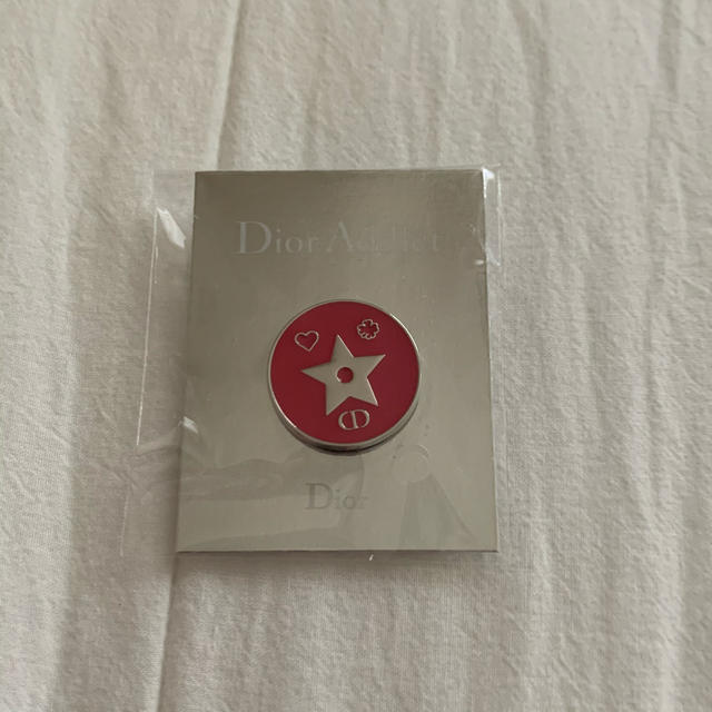 Dior(ディオール)のDior ミラー　ピンバッジ　セット エンタメ/ホビーのアニメグッズ(バッジ/ピンバッジ)の商品写真