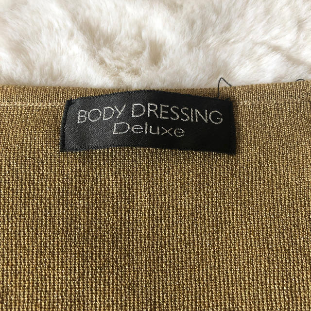 BODY DRESSING Deluxe(ボディドレッシングデラックス)のゴールドラメ　ノースリーブトップス レディースのトップス(カットソー(半袖/袖なし))の商品写真