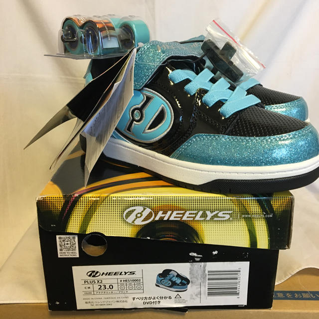 新品★ヒーリーズ ローラーシューズ HEELYS ブラック 23cm キッズ/ベビー/マタニティのキッズ靴/シューズ(15cm~)(ローラーシューズ)の商品写真