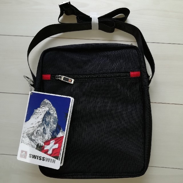 SWISSWIN(スイスウィン)の【新品未使用】SWISSWIN ショルダーバック SW8134A-N(赤ロゴ) メンズのバッグ(ショルダーバッグ)の商品写真