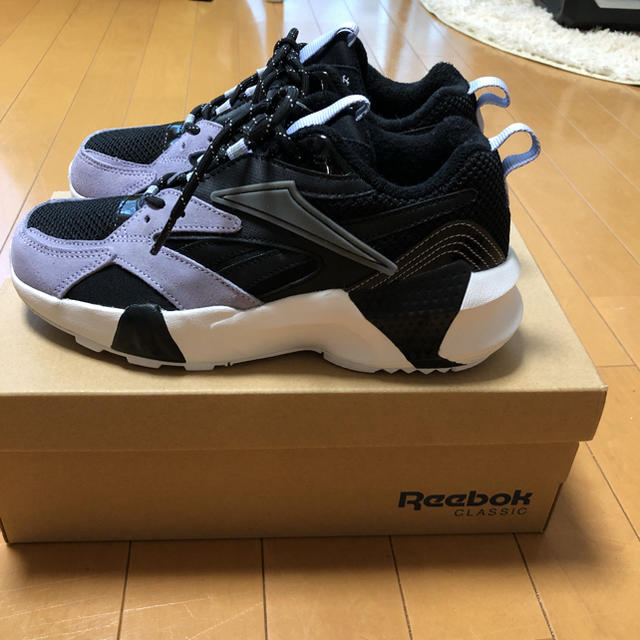 Reebok(リーボック)のリーボック　スニーカー　ダッドスニーカー　パープル　ブラック　24cm レディースの靴/シューズ(スニーカー)の商品写真