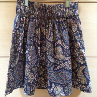 エイチアンドエム(H&M)のH&M 花柄ペイズリースカート(ひざ丈スカート)