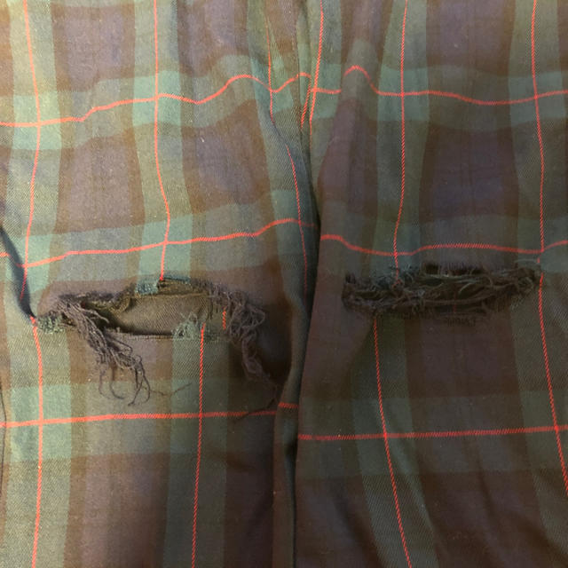 UNDERCOVER(アンダーカバー)のアンダーカバー　膝破れストレッチスキニーパンツ メンズのパンツ(デニム/ジーンズ)の商品写真