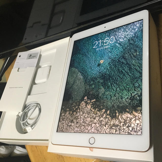 極美品　iPad6 アイパッド第6世代　32GB WiFiモデル　付属品完備