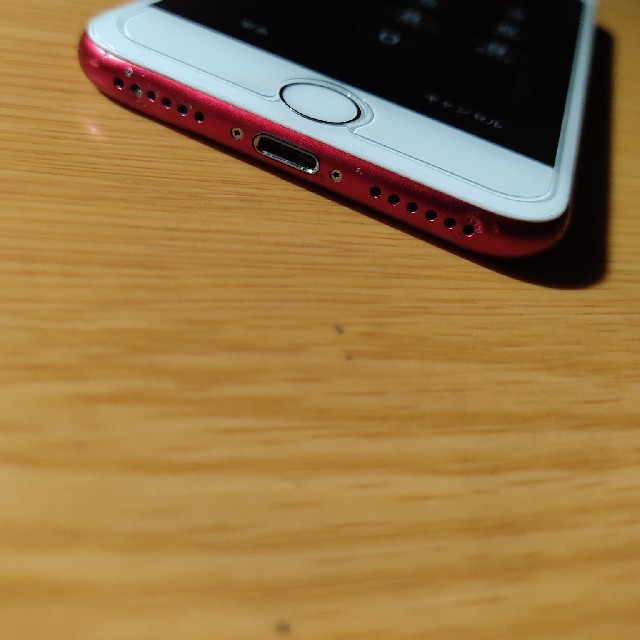 Apple(アップル)のiphone7 128GB produc RED SINフリー スマホ/家電/カメラのスマートフォン/携帯電話(スマートフォン本体)の商品写真