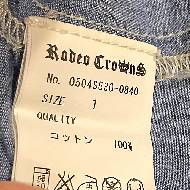 RODEO CROWNS(ロデオクラウンズ)のRODEO CROWNS デニムシャツ　サイズ1 レディースのトップス(シャツ/ブラウス(長袖/七分))の商品写真