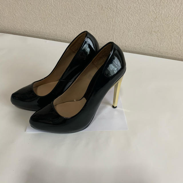 ZARA(ザラ)のZARA  11cm ハイヒール　エナメルお洒落なブラック♪ レディースの靴/シューズ(ハイヒール/パンプス)の商品写真