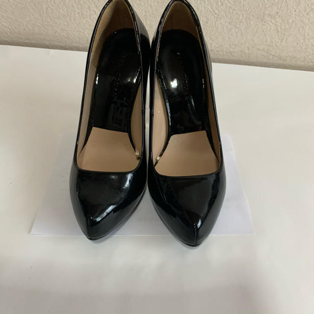 ZARA(ザラ)のZARA  11cm ハイヒール　エナメルお洒落なブラック♪ レディースの靴/シューズ(ハイヒール/パンプス)の商品写真