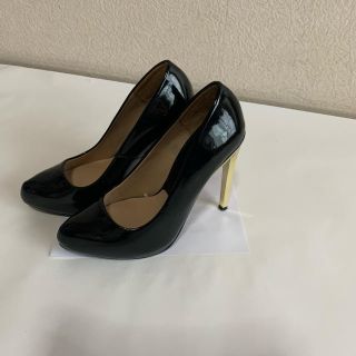 ザラ(ZARA)のZARA  11cm ハイヒール　エナメルお洒落なブラック♪(ハイヒール/パンプス)