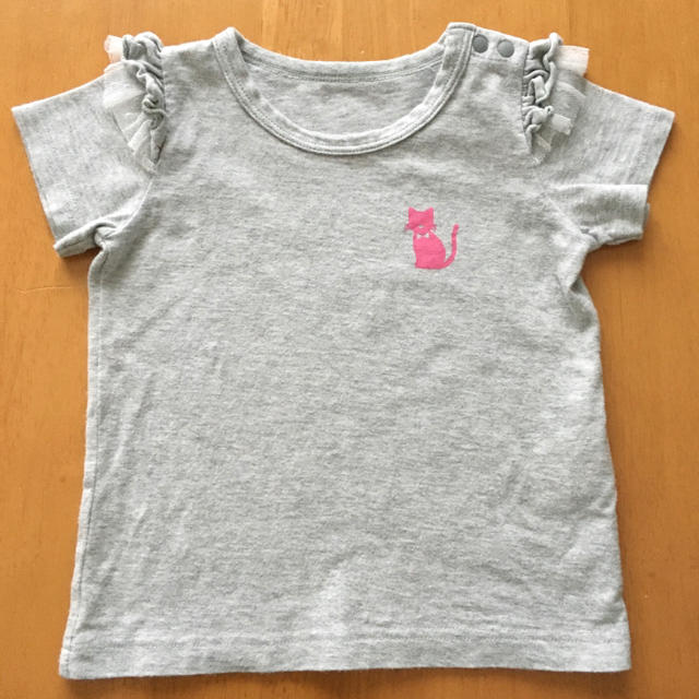 ニッセン(ニッセン)のTシャツ 90 グレー フリル 猫 無地 子供 キッズ/ベビー/マタニティのキッズ服女の子用(90cm~)(Tシャツ/カットソー)の商品写真