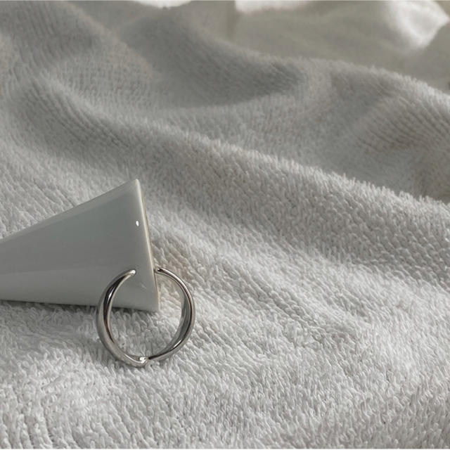 デザイン ねじれ リング 変形 指輪 ヴィンテージ レディースのアクセサリー(リング(指輪))の商品写真