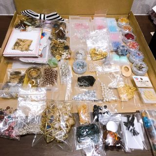 ハンドメイドパーツ100個セット(各種パーツ)