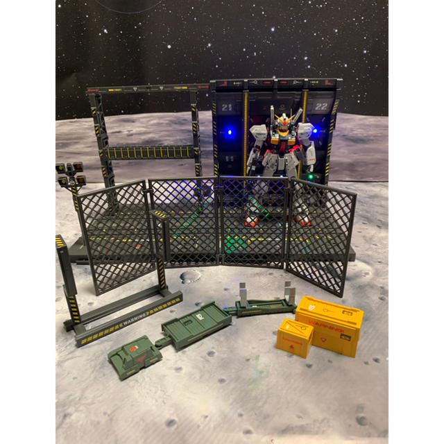 LED電装付きジオラマベース基地格納庫ディスプレイ、ガンプラ他 LED電装付きジオラマベース基地格納庫ディスプレイ、ガンプラ他
