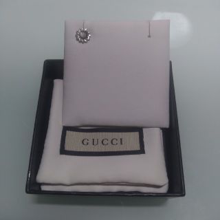 グッチ(Gucci)のGUCCI フラワーピアス 日本限定(ピアス)