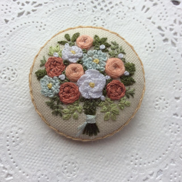 刺繍ブローチ ハンドメイドの通販 by たっくんM's shop|ラクマ