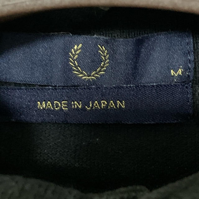 FRED PERRY - FRED PERRY ポロシャツ 黒 赤黄ラインの通販 by