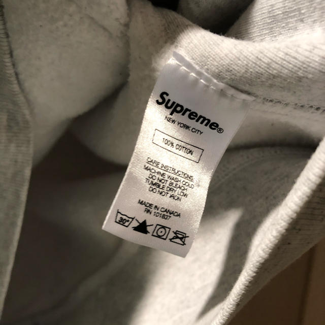 Supreme(シュプリーム)の連休限定値下げ supreme シュプリーム　パーカー メンズのトップス(パーカー)の商品写真