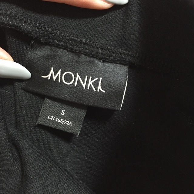 Monki(モンキ)のMONKI ❤︎ タイトスカート レディースのスカート(ひざ丈スカート)の商品写真