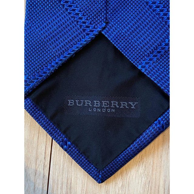 BURBERRY(バーバリー)のバーバリー　ネクタイ　青 メンズのファッション小物(ネクタイ)の商品写真