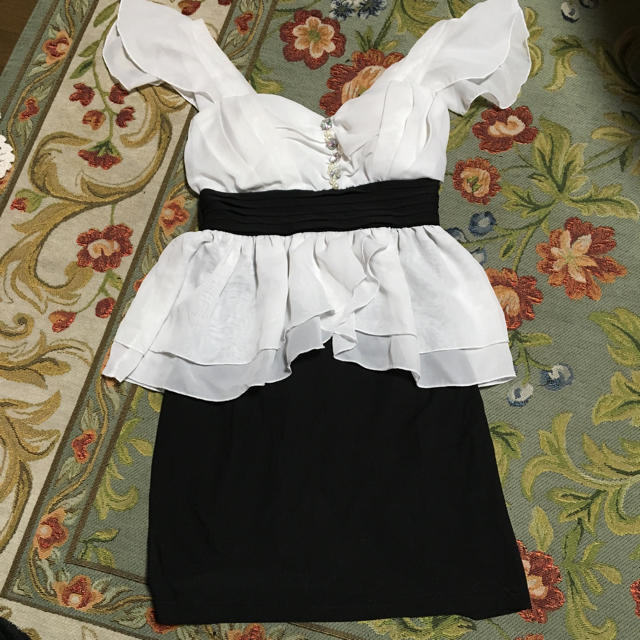 白黒 ミニドレスの通販 by shop'｜ラクマ