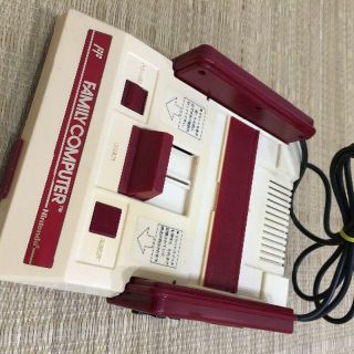 ファミコン本体(家庭用ゲーム機本体)