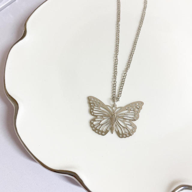 butterfly necklace ⚮̈﻿ ハンドメイドのアクセサリー(ネックレス)の商品写真