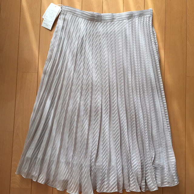 新品タグ付き ふわふわプリーツスカート レディースのスカート(ひざ丈スカート)の商品写真