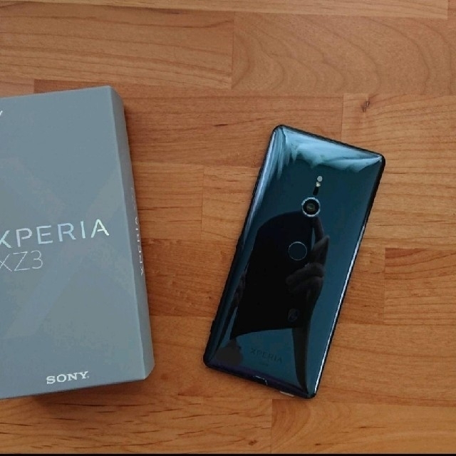 Xperia(エクスペリア)の新品simフリー XPERIA XZ3ソニー グリーン緑/ドコモau格安sim可 スマホ/家電/カメラのスマートフォン/携帯電話(スマートフォン本体)の商品写真