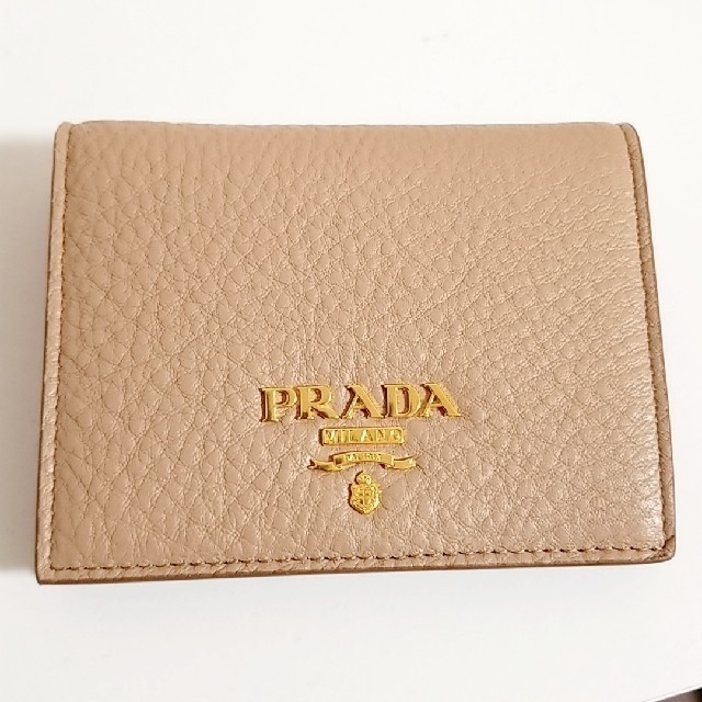 PRADA 二つ折り財布