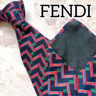 フェンディ(FENDI)の✨良品✨　FENDI フェンディ　ハイブランド　高級シルク100%(ネクタイ)